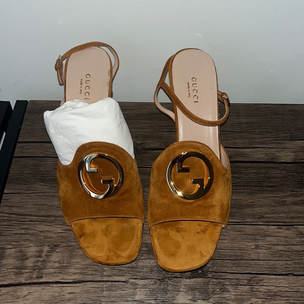100% authentic Gucci suede sandals, super cute worn once sz40 I wear 9 1/2